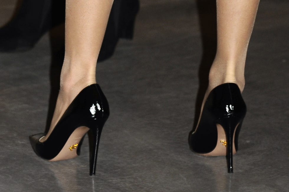 High heels, Footwear, Leg, Court shoe, Human leg, Basic pump, Shoe, Foot, Ankle, Joint, 