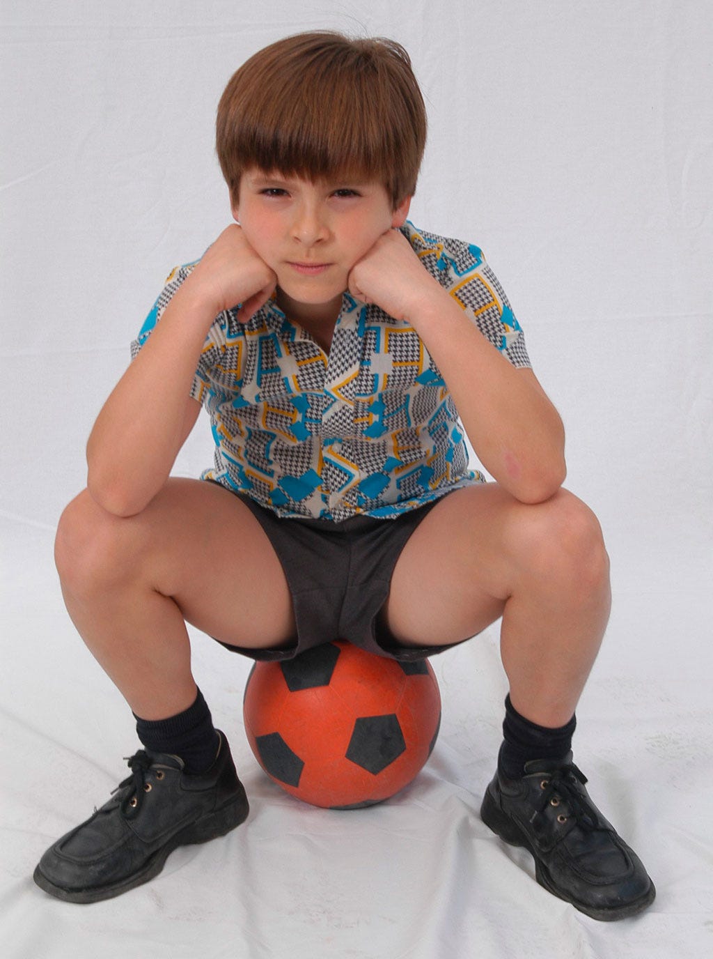 Arm, Leg, Finger, Shoe, Human leg, Ball, Football, Elbow, Hand, Joint, 