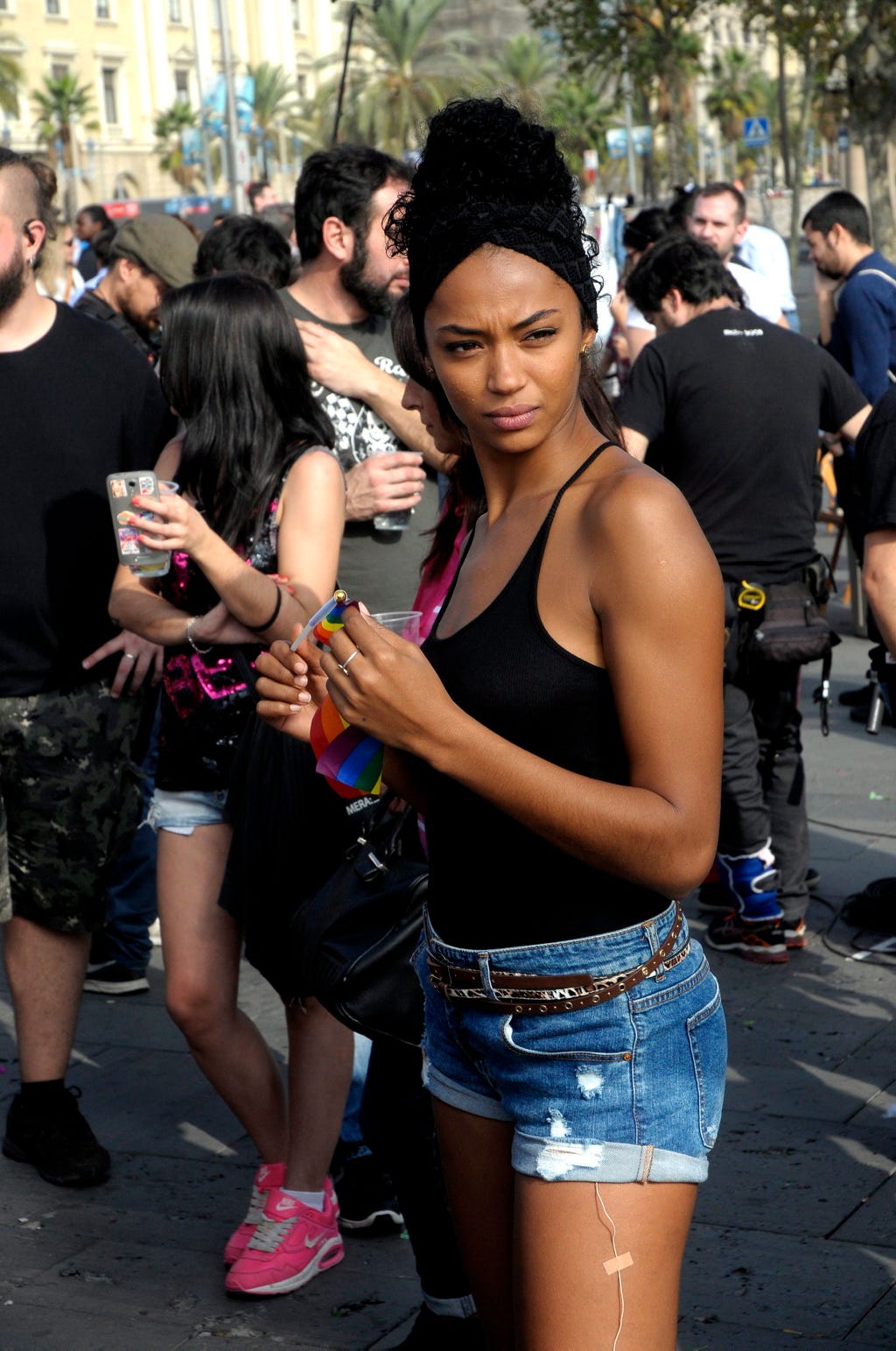 Clothing, Footwear, Leg, jean short, Human body, Denim, Street, Shorts, Fashion accessory, Thigh, 