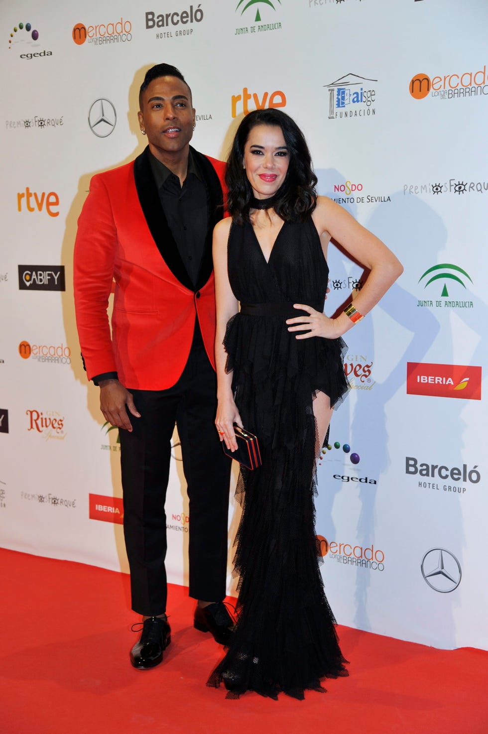 Human, Flooring, Premiere, Dress, Red, Carpet, Style, Fashion, Logo, Public event, 