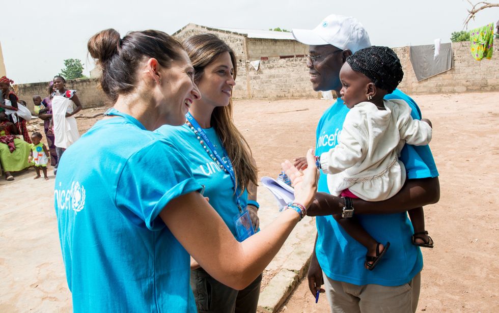 Water, Community, Youth, Adaptation, Child, Friendship, Interaction, Smile, Tree, Recreation, 