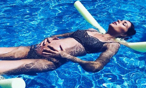 Swimming pool, Leisure, Water, Fun, Leg, Recreation, Swimwear, Games, Summer, Photo shoot, 