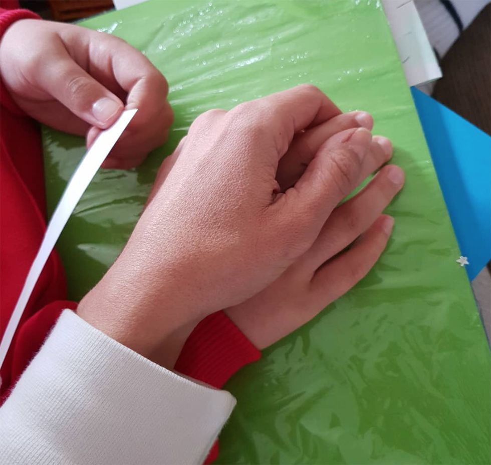 Nail, Hand, Leaf, Paper, Finger, Paper product, Construction paper, 