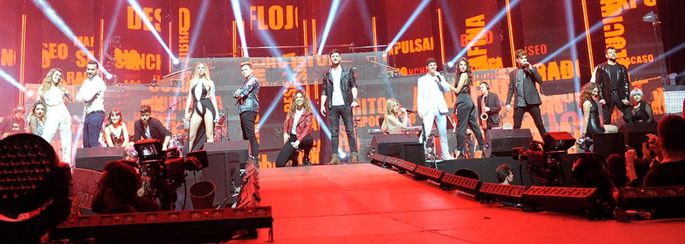 Performance, Entertainment, Stage, Music, Performing arts, Event, Rock concert, Concert, Public event, Musician, 