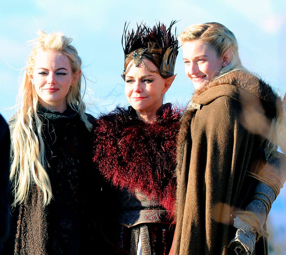 Fur clothing, Fur, Fashion, Outerwear, Textile, Fashion design, 