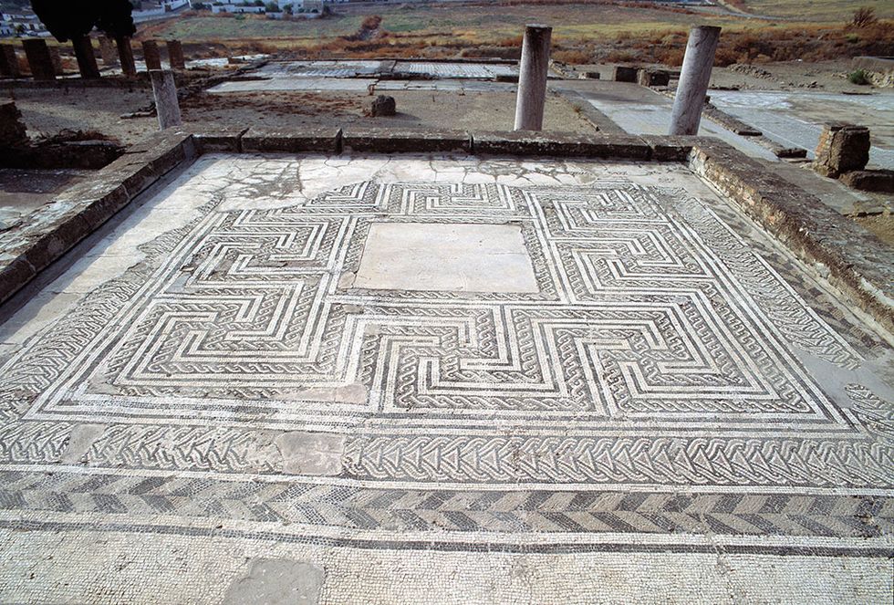Mosaic, Stone carving, Floor, Architecture, Ancient history, Art, Flooring, Pattern, Road surface, History, 