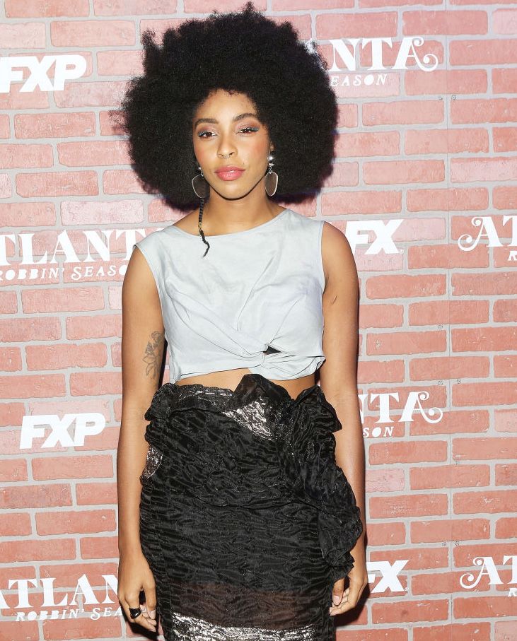 Hair, Clothing, Black, Afro, Fashion, Shoulder, Hairstyle, Dress, Beauty, Black hair, 
