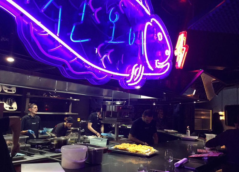 Magenta, Purple, Neon, Neon sign, Electronic signage, Signage, Cooking, Visual effect lighting, Electricity, Cuisine, 