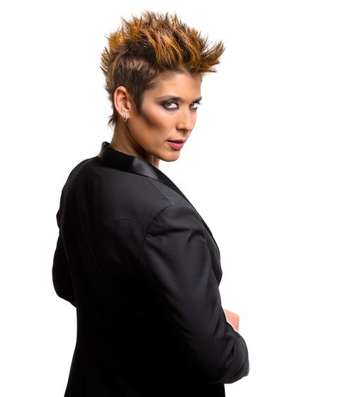 Hairstyle, Sleeve, Human body, Shoulder, Collar, Standing, Style, Formal wear, Eyelash, Neck, 
