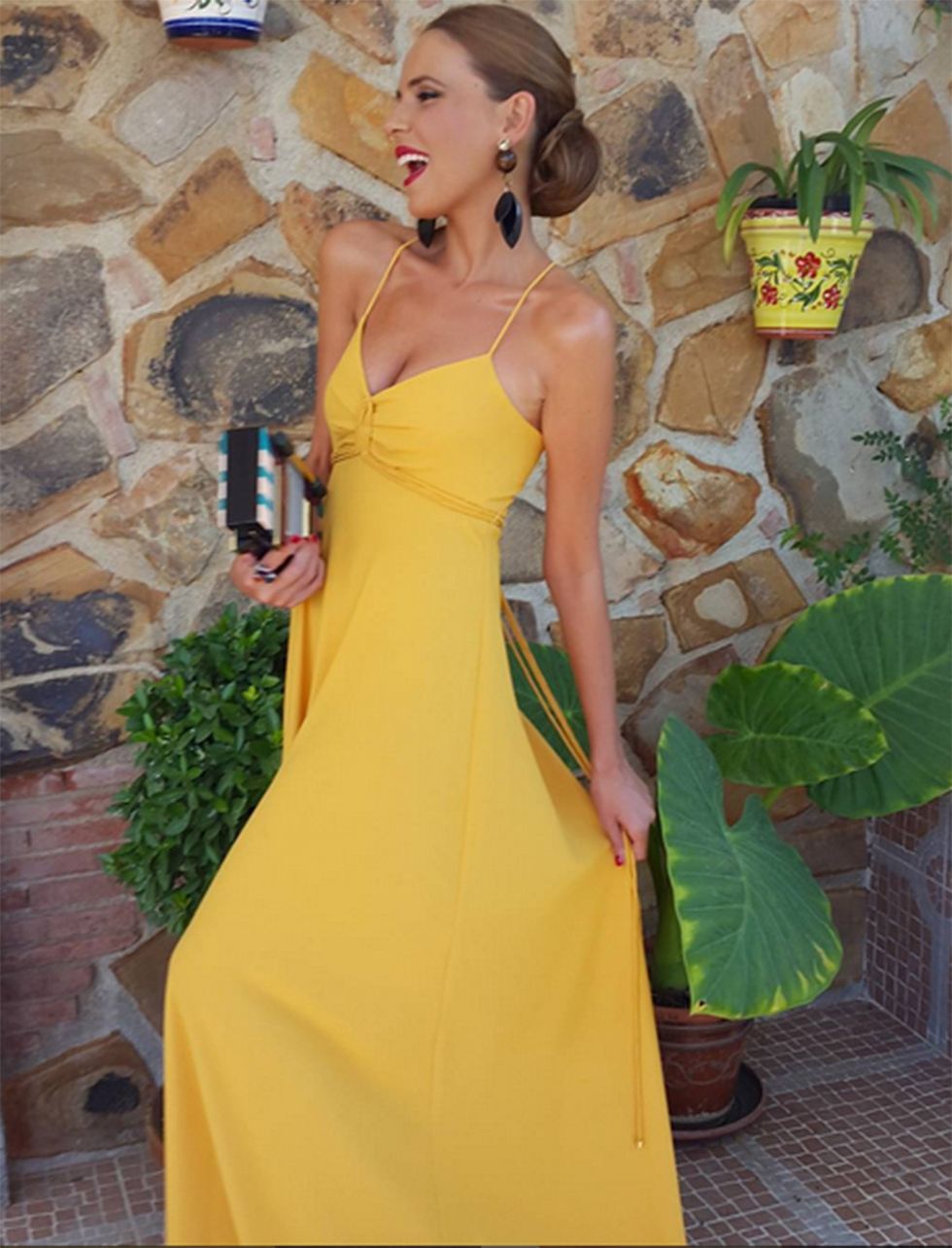Clothing, Dress, Yellow, Shoulder, Green, Cocktail dress, Beauty, Gown, Fashion, Fashion model, 