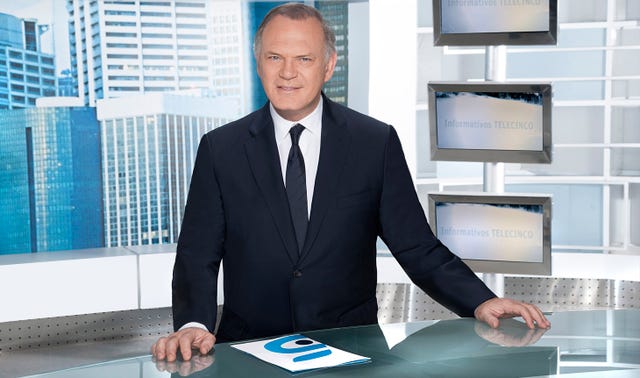 White-collar worker, Business, Job, Businessperson, Management, Recruiter, Real estate, Company, Suit, Employment, 
