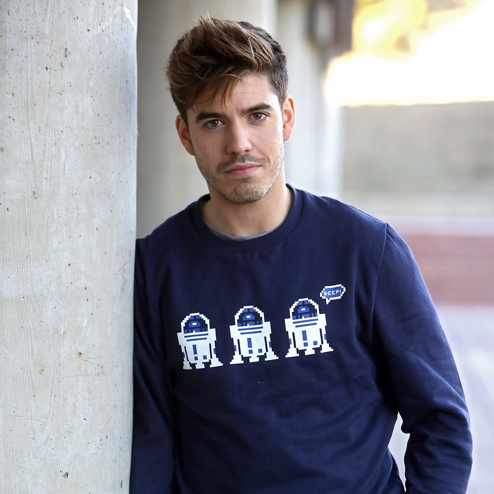 T-shirt, Long-sleeved t-shirt, Blue, Clothing, Cool, Sleeve, Fashion, Neck, Outerwear, Human, 