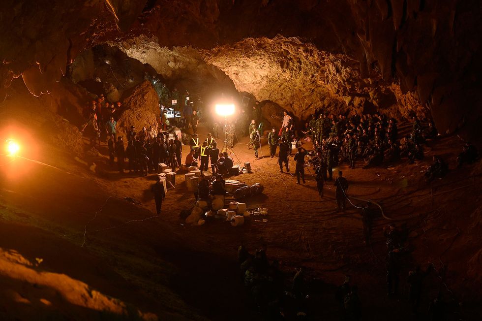 Caving, Cave, Geological phenomenon, Formation, Darkness, Miner, Night, Lava tube, 