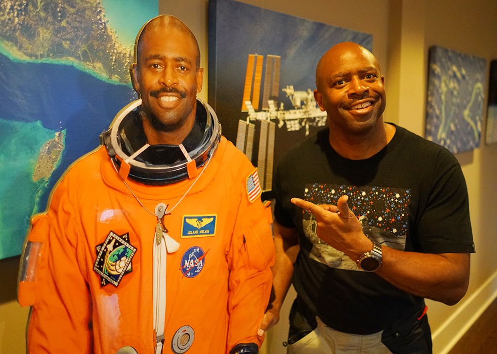 Orange, Yellow, T-shirt, World, Event, Team, Astronaut, Vacation, Space, Games, 