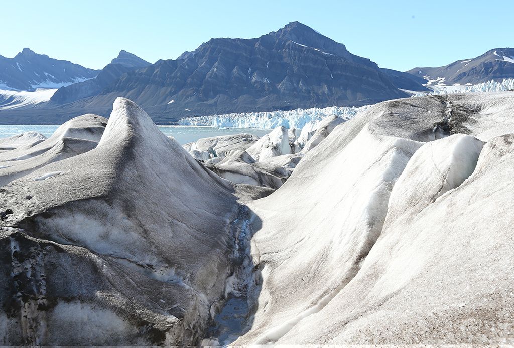 Mountainous landforms, Mountain, Glacial landform, Mountain range, Glacier, Ridge, Arête, Massif, Alps, Moraine, 
