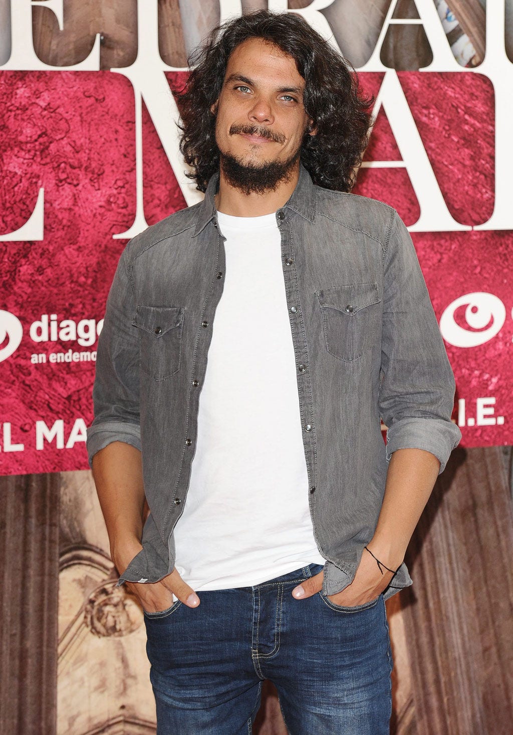 Facial hair, Denim, Sleeve, Trousers, Jeans, Textile, Shirt, Style, Beard, Pocket, 