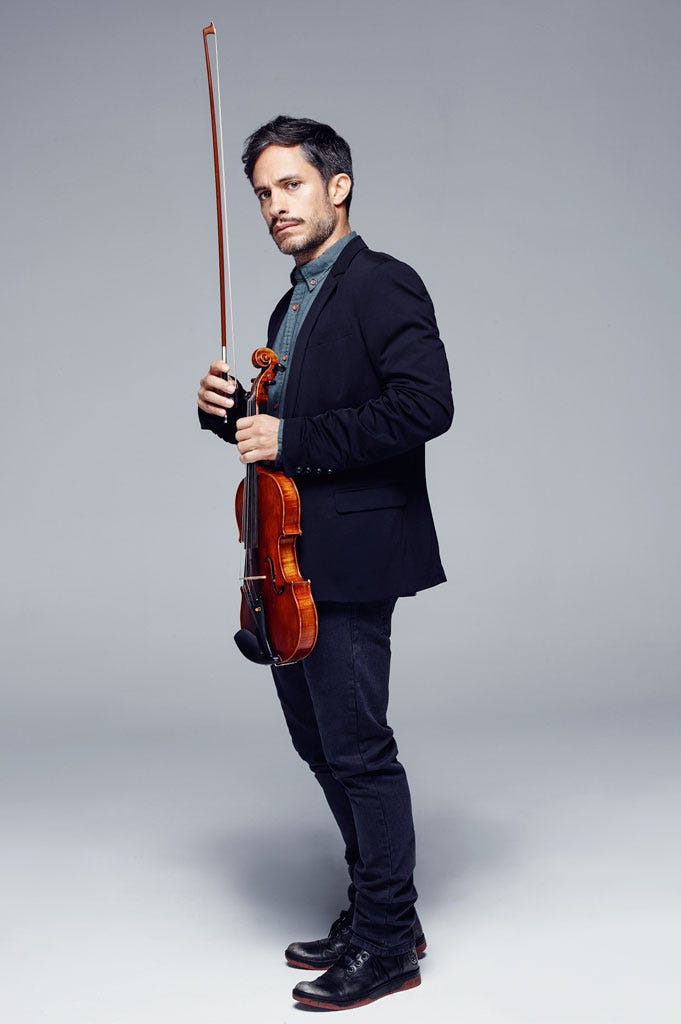 Shoulder, Standing, Joint, String instrument, String instrument accessory, Musical instrument accessory, Elbow, Bowed string instrument, Musical instrument, String instrument, 