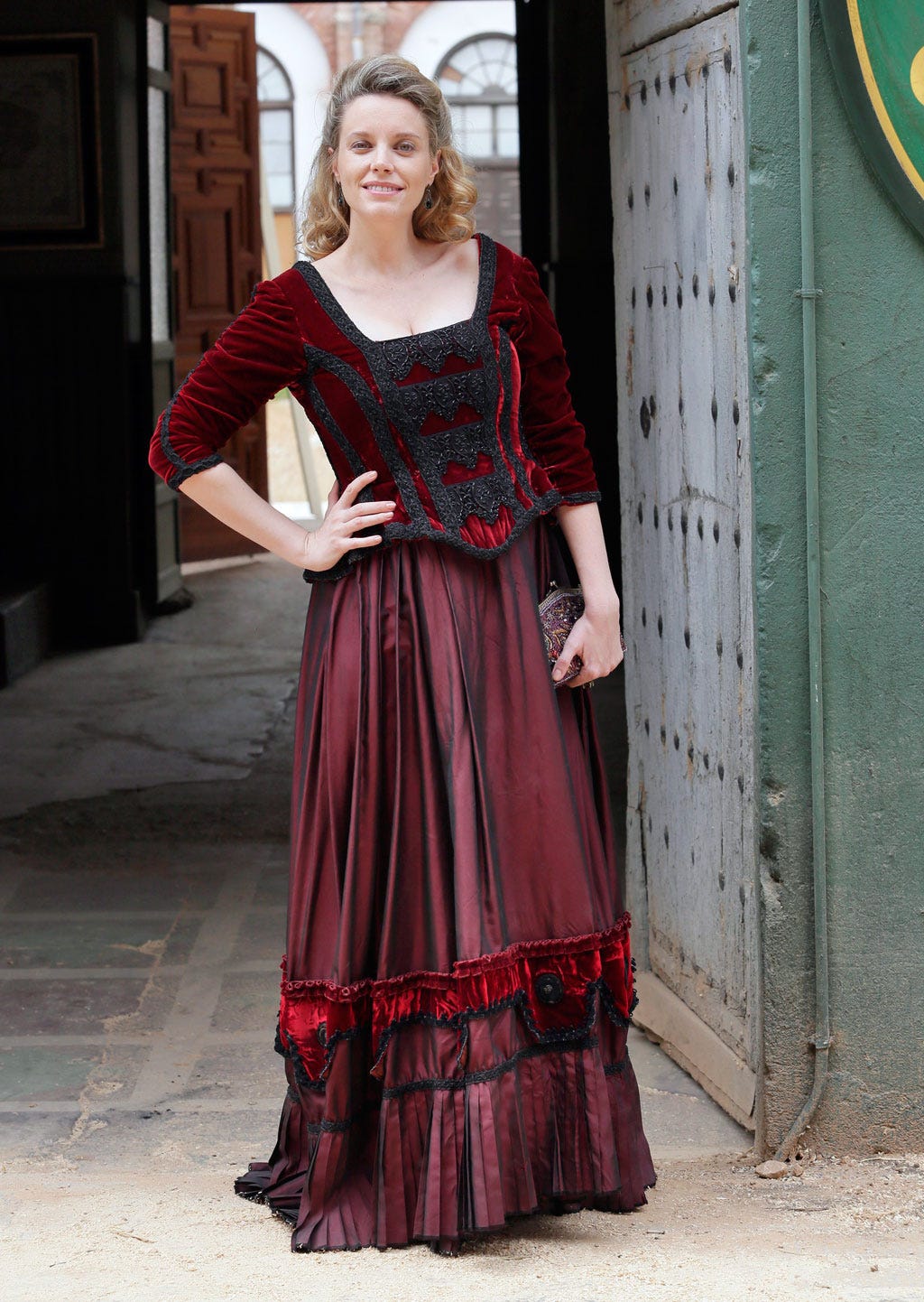 Sleeve, Textile, Dress, Formal wear, Magenta, Fashion, Purple, Maroon, Street fashion, Pattern, 
