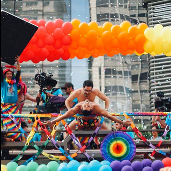 Human, People, Party supply, Balloon, Public space, Party, Crowd, Muscle, Public event, Audience, 