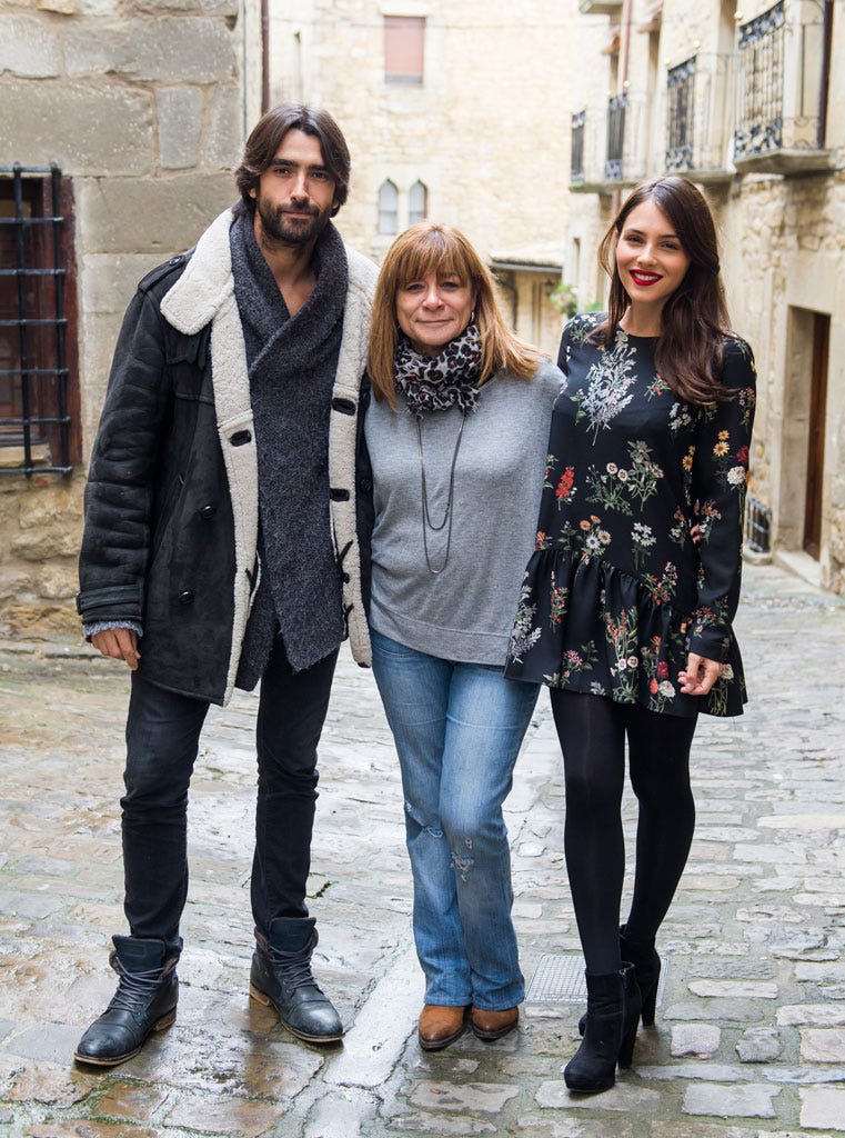 Clothing, Footwear, Leg, Trousers, Winter, Denim, Textile, Jeans, Outerwear, Style, 