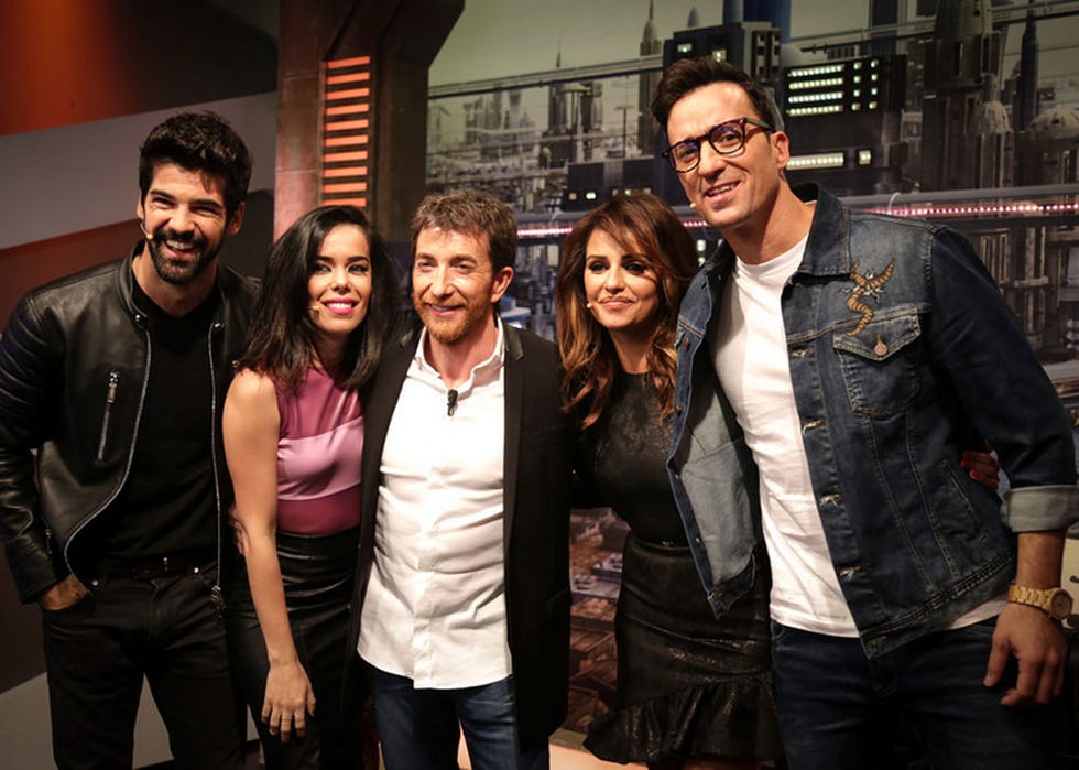 Smile, Denim, Social group, Jeans, Jacket, Friendship, Flash photography, Leather, Leather jacket, Belt, 