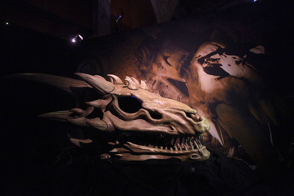 Skull, Darkness, Art, Night, Bone, Sculpture, Illustration, Jaw, Skeleton, Fiction, 