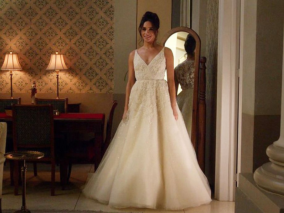 Meghan Markle ensaya para su boda 'real' en el último capítulo de 'Suits' Meghan Markle ensaya para su boda 'real' en el último capítulo de 'Suits'