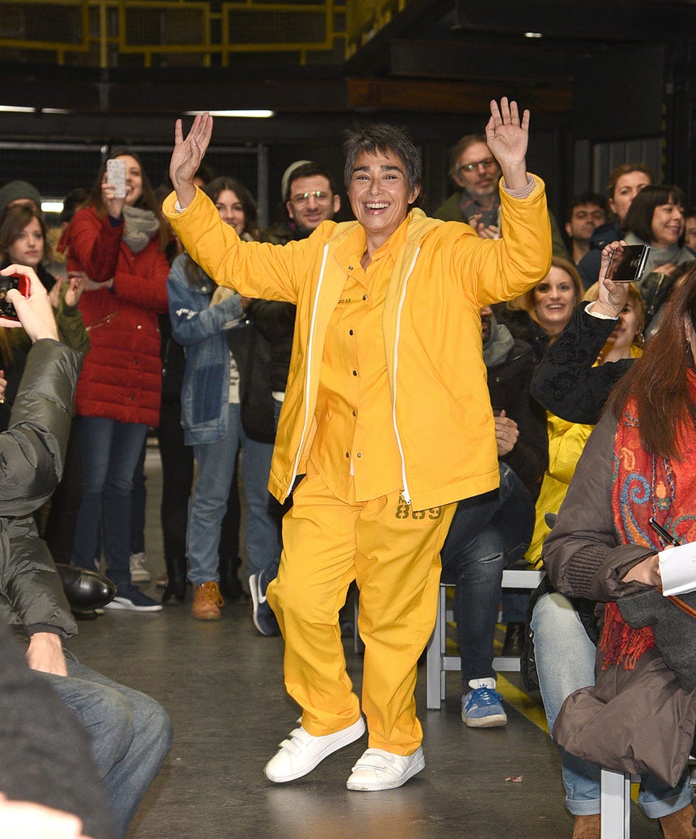 Yellow, Event, Crowd, Jacket, Audience, Yellow, Event, Crowd, Jacket, Audience,