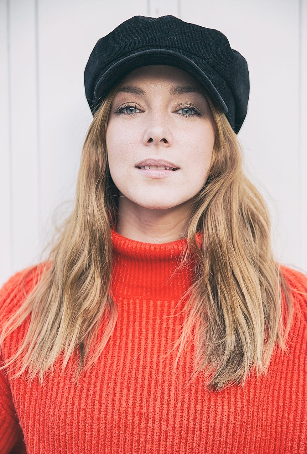 Clothing, Face, Beanie, Knit cap, Lip, Cap, Beauty, Hat, Headgear, Wool, 