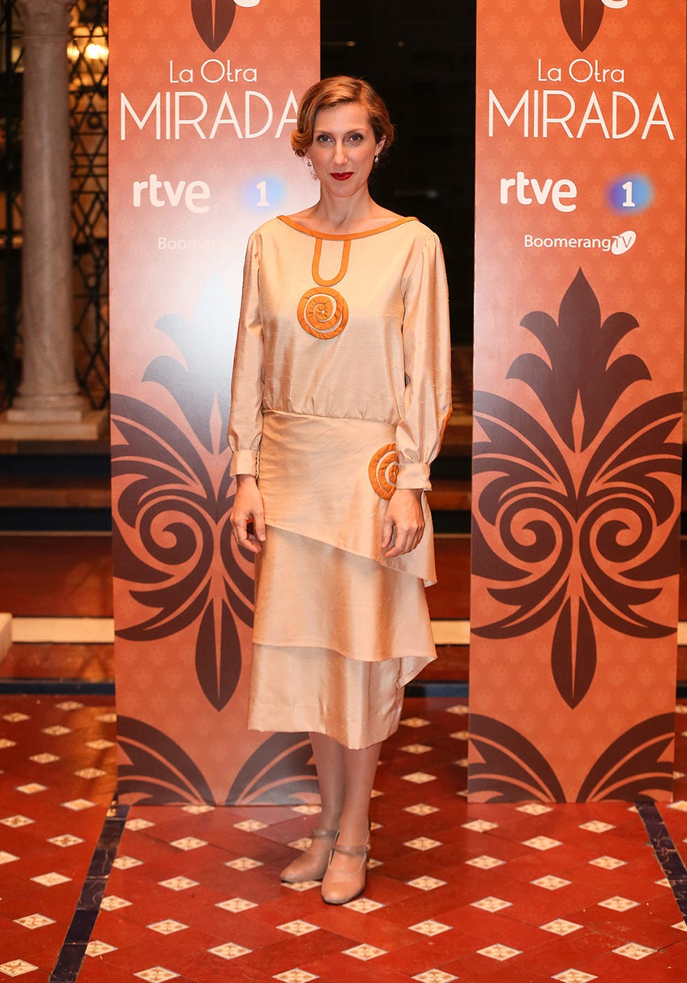 Fashion, Clothing, Fashion show, Carpet, Fashion model, Red carpet, Beauty, Flooring, Fashion design, Orange, 