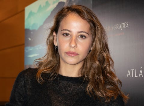 Hair, Face, Eyebrow, Hairstyle, Forehead, Chin, Lip, Beauty, Long hair, Brown hair, Hair, Face, Eyebrow, Hairstyle, Forehead, Chin, Lip, Beauty, Long hair, Brown hair,