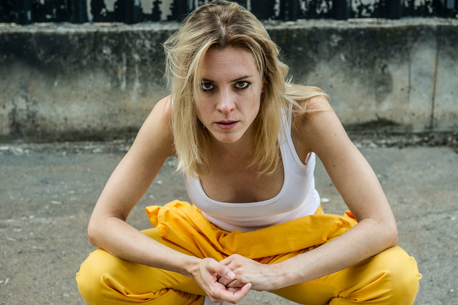 Yellow, Blond, Beauty, Sitting, Eye, Photography, Hand, Photo shoot, Long hair, Smile, 