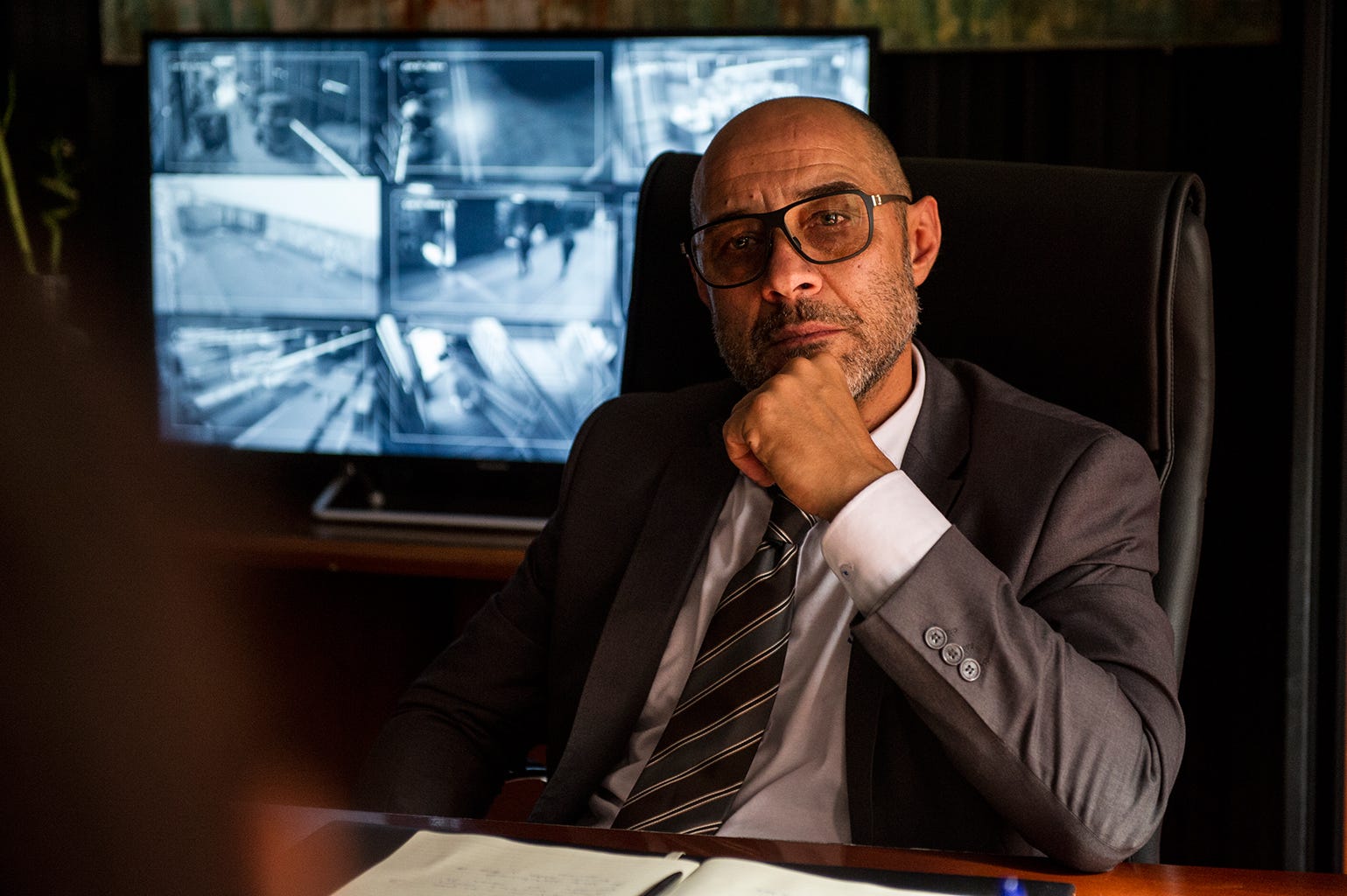 Human, Glasses, Businessperson, Technology, Adaptation, Event, Facial hair, White-collar worker, Vision care, 