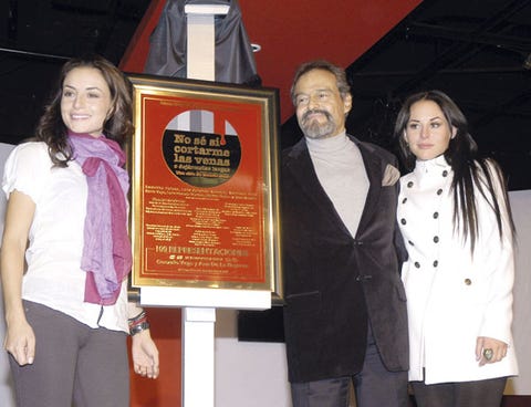 Gonzalo Vega Cuando los hijos de estos últimos son llevados a una casa segura del gobierno, missy moreno hace todo lo posible por. gonzalo vega