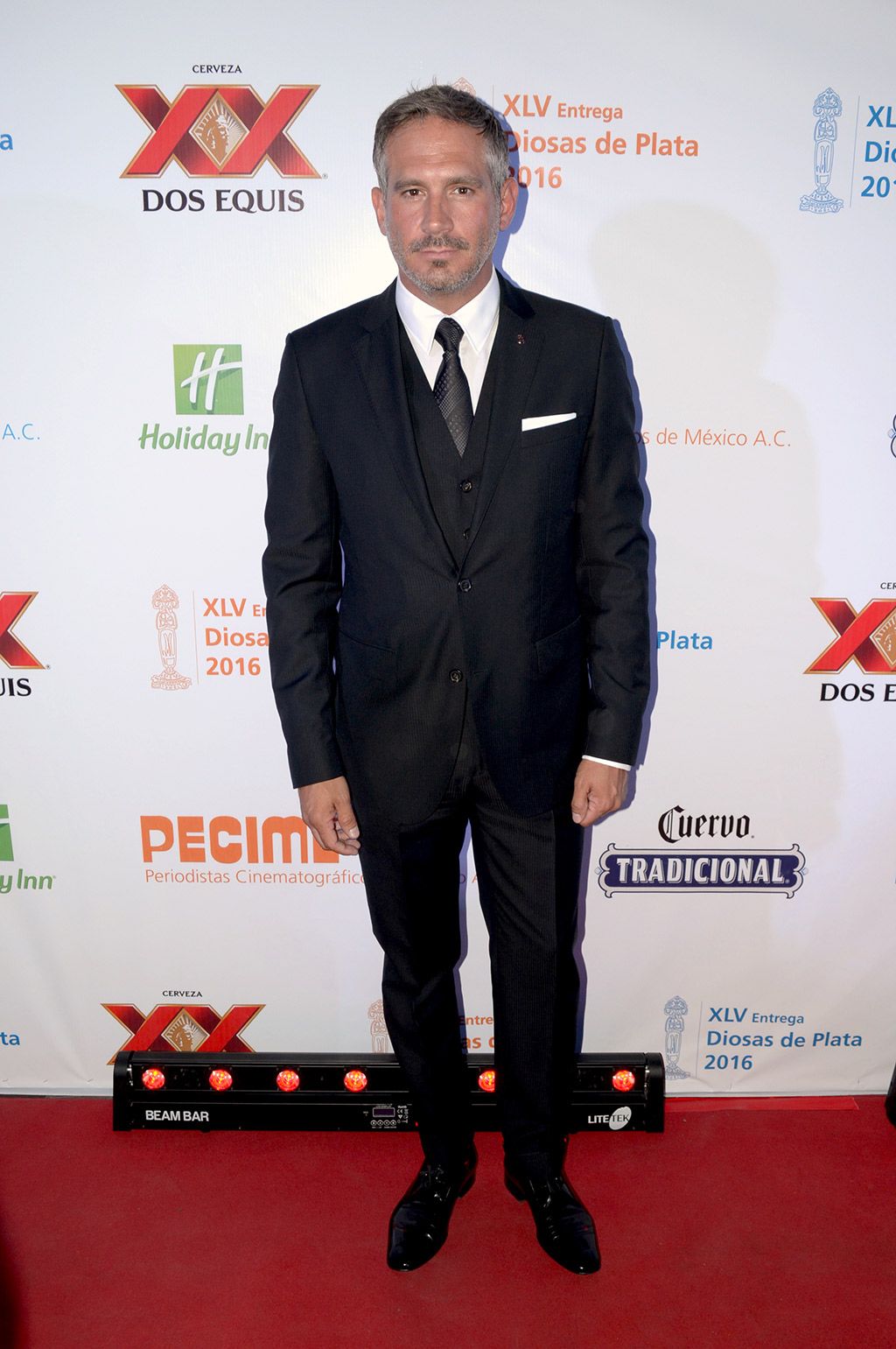 Clothing, Coat, Dress shirt, Collar, Trousers, Shirt, Red, Suit, Outerwear, Formal wear, 