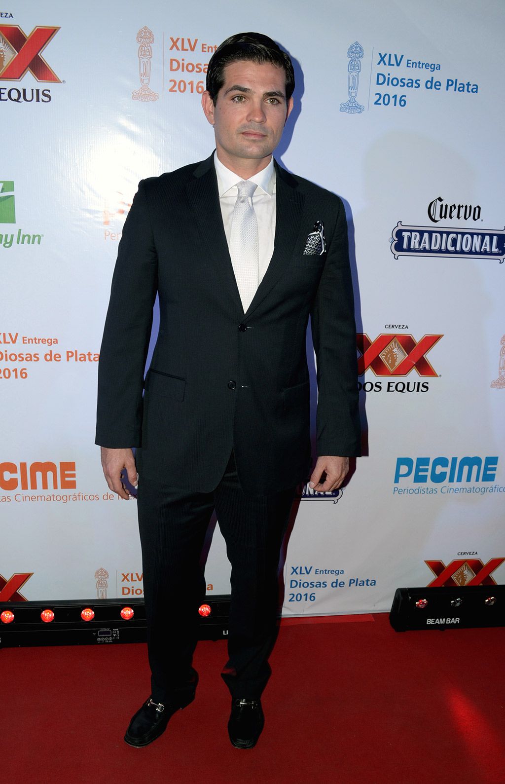 Clothing, Coat, Dress shirt, Collar, Trousers, Red, Shirt, Suit, Outerwear, Formal wear, 
