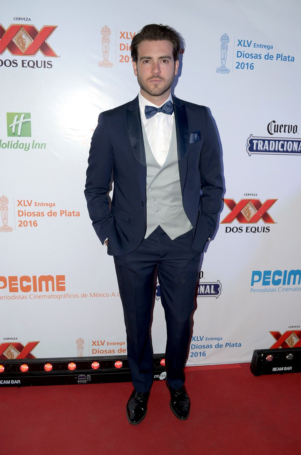 Clothing, Coat, Dress shirt, Collar, Trousers, Shirt, Outerwear, Suit, Formal wear, Style, 