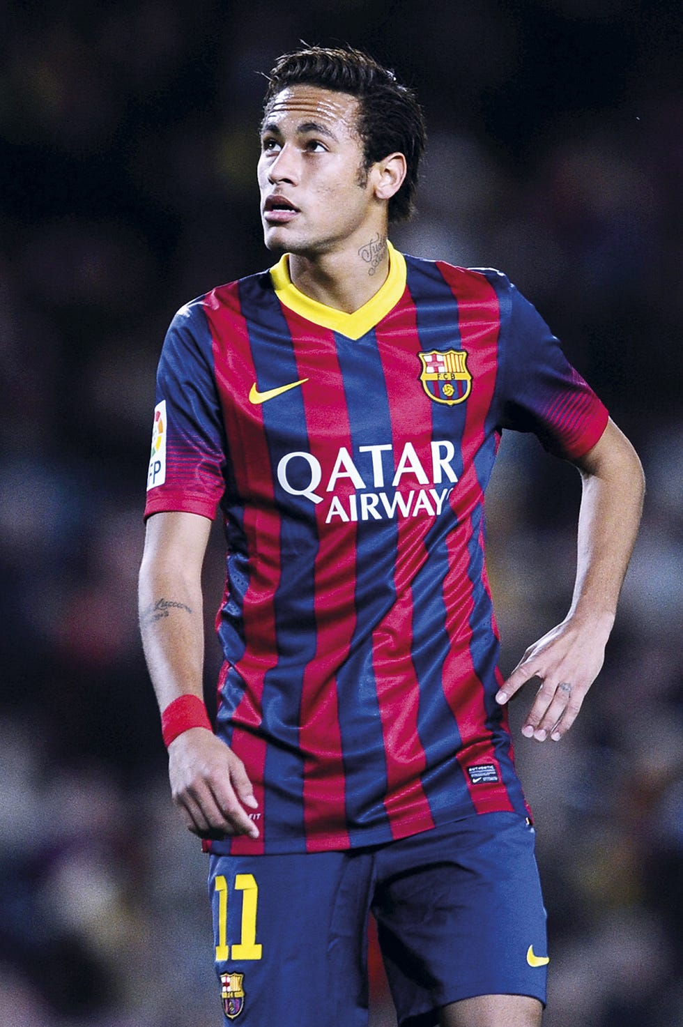 Sports uniform, Jersey, Human body, Sportswear, Shirt, Player, Shorts, Soccer player, Athlete, Sports jersey, 
