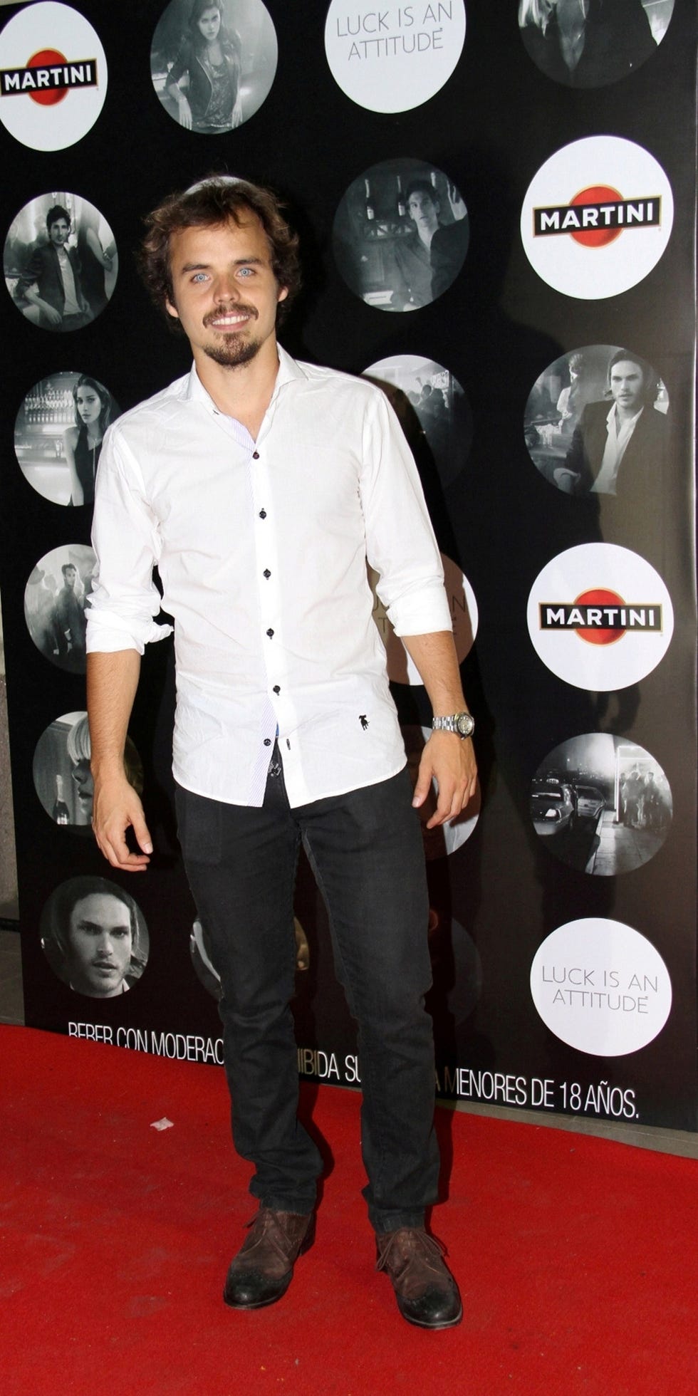 Dress shirt, Collar, Sleeve, Trousers, Shirt, Formal wear, Style, Carpet, World, Premiere, 