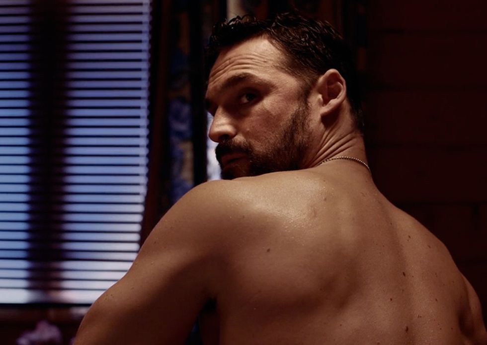 Ear, Hairstyle, Skin, Shoulder, Eyebrow, Joint, Barechested, Chest, Facial hair, Trunk, 