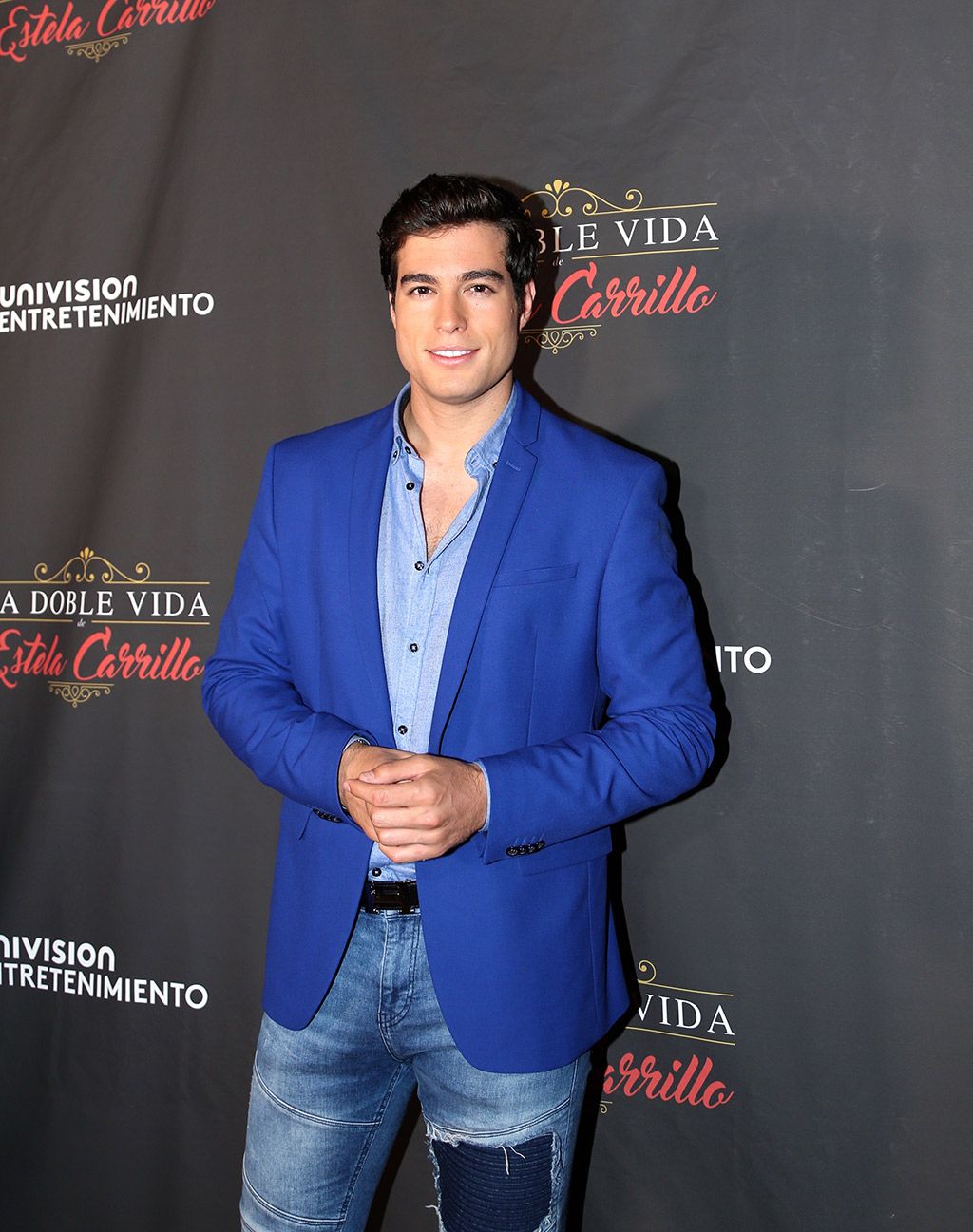 Suit, Event, Formal wear, Premiere, Electric blue, Blazer, Performance, 