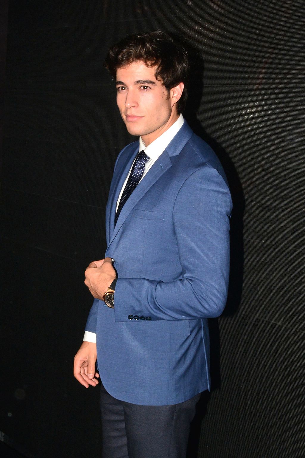 Suit, Blue, Blazer, Formal wear, Outerwear, Tuxedo, White-collar worker, Electric blue, Dress shirt, Jacket, 