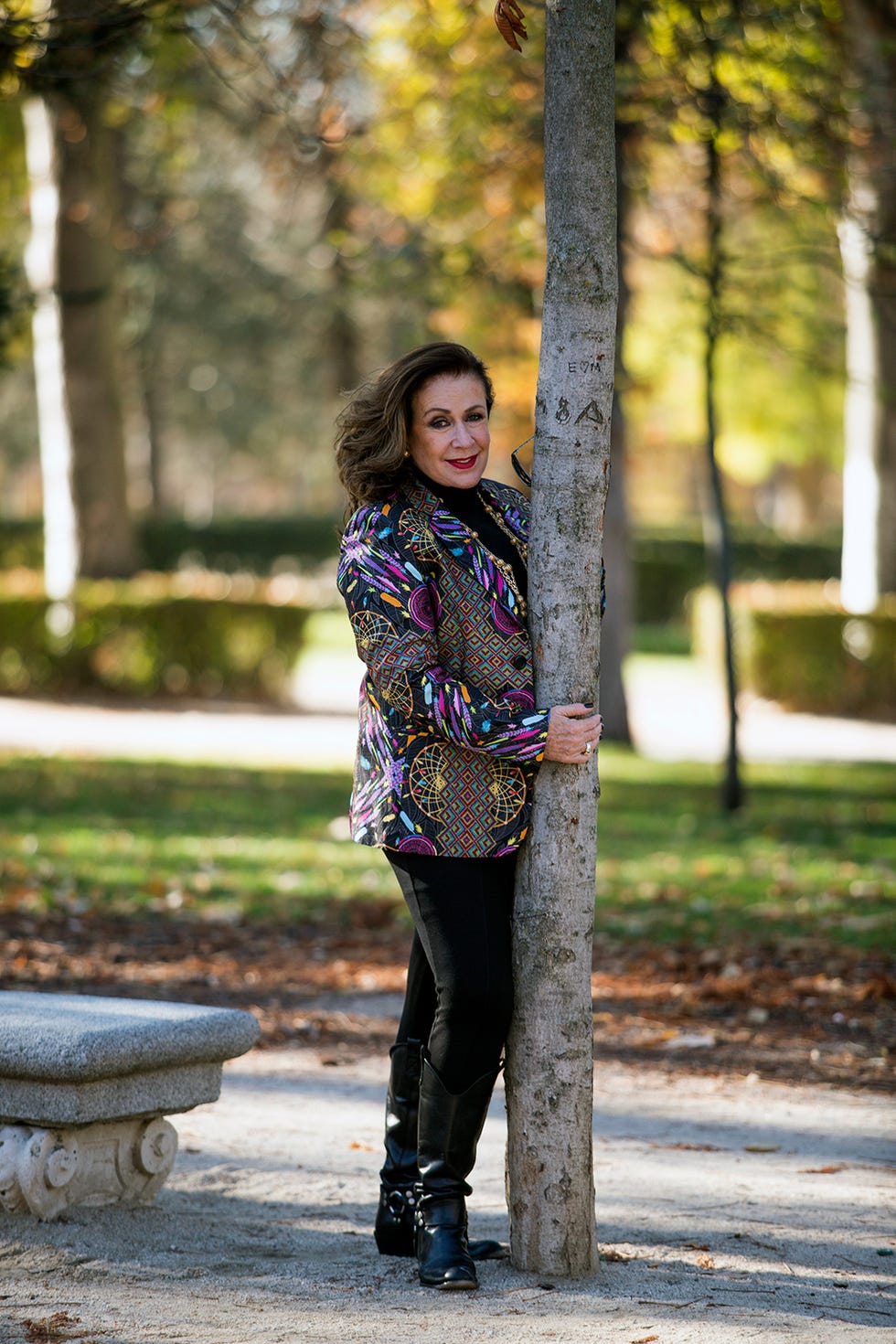 Photograph, Clothing, Street fashion, Leaf, Green, Jeans, Beauty, Tree, Fashion, Standing, 