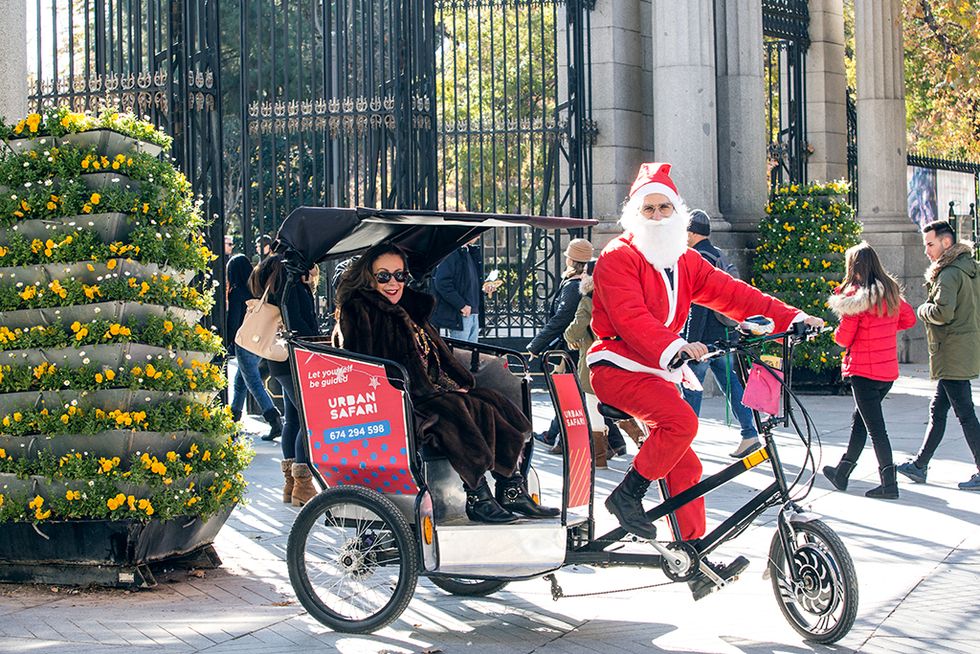 Vehicle, Product, Mode of transport, Street, Christmas, Bicycle, Santa claus, Tree, Technology, Tricycle, 