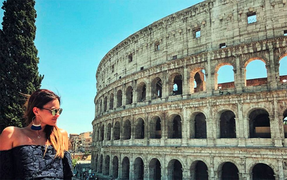 Glasses, Architecture, Ancient rome, Amphitheatre, Arch, Sunglasses, Tourism, Landmark, Ancient history, Wonders of the world, 