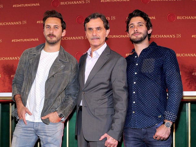 Event, Premiere, Suit, Facial hair, Film industry, White-collar worker, 