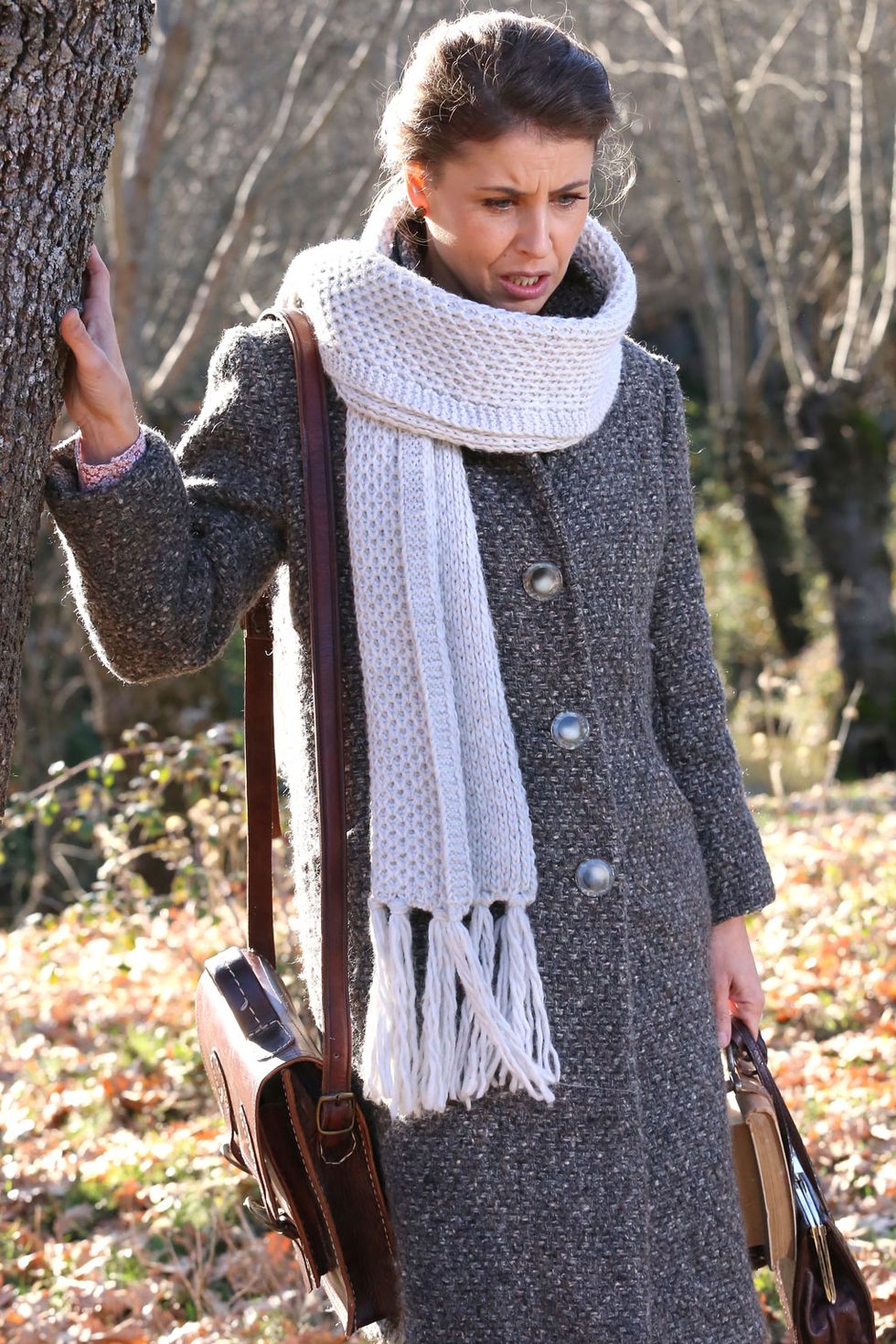 Textile, Outerwear, Winter, People in nature, Street fashion, Wool, Fashion, Bag, Woolen, Knitting, 