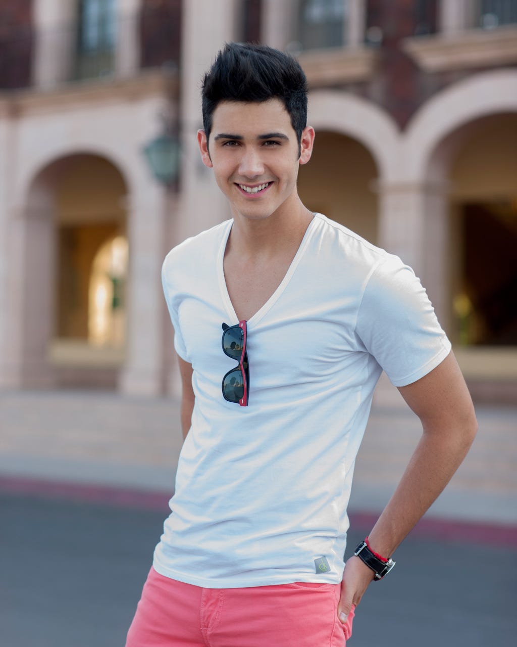 Product, Sleeve, Shoulder, Joint, Collar, White, Standing, Elbow, Active shorts, Street fashion, Product, Sleeve, Shoulder, Joint, Collar, White, Standing, Elbow, Active shorts, Street fashion,