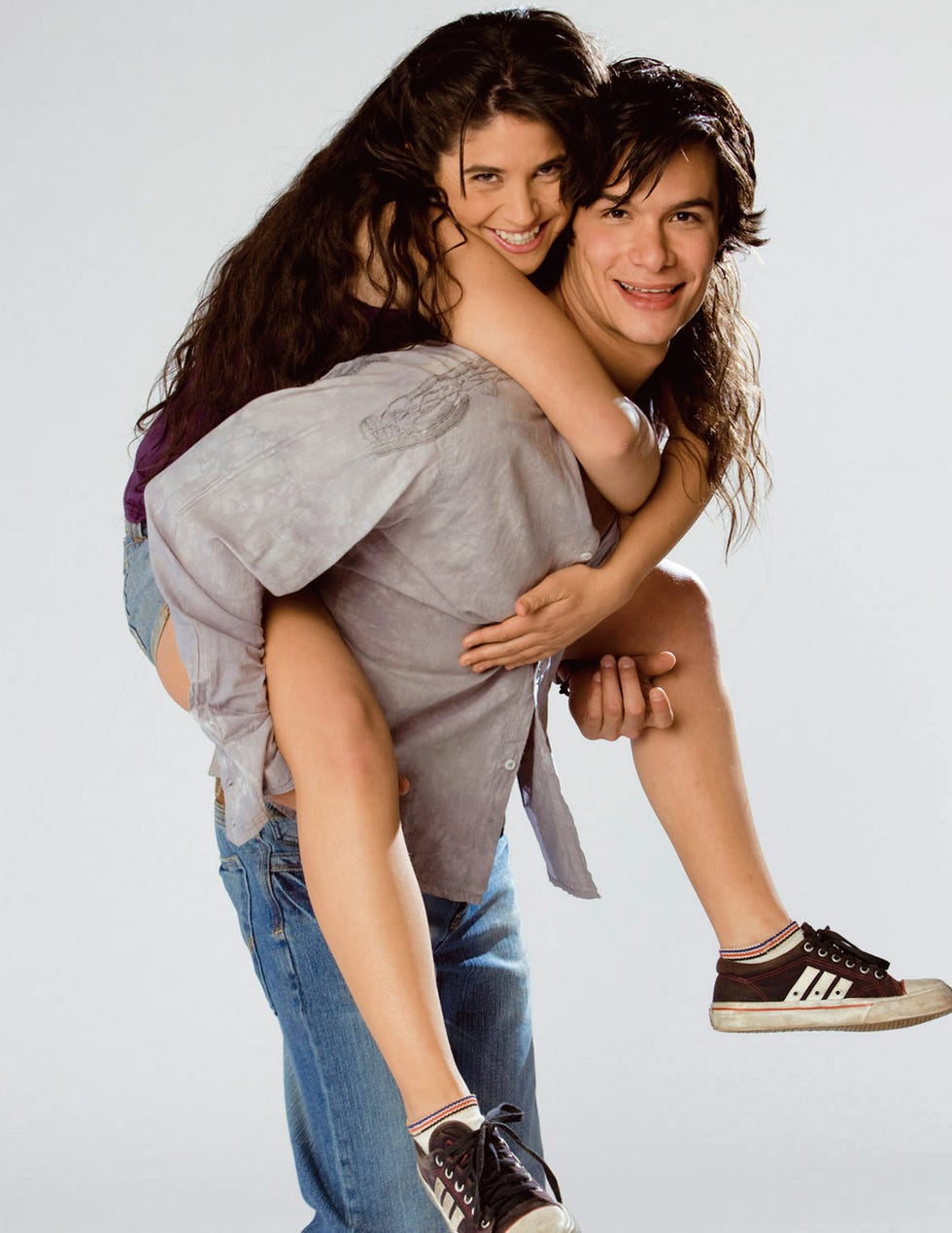 Clothing, Trousers, Denim, Jeans, Shoe, Shoulder, Hand, Human leg, Elbow, Facial expression, 