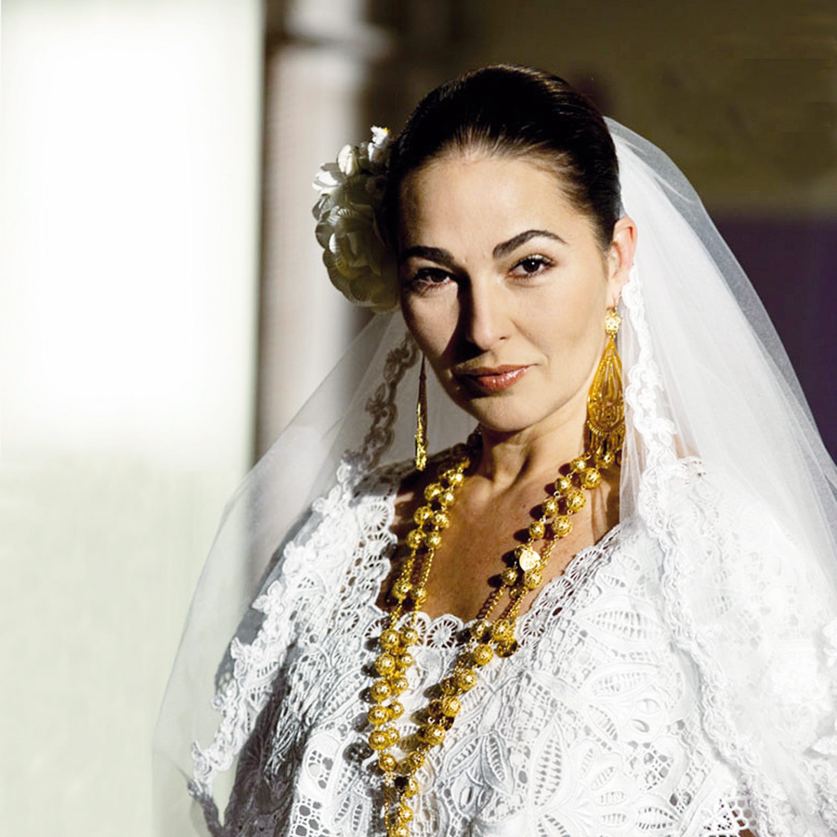 Hairstyle, Bridal clothing, Bridal veil, Bridal accessory, Veil, Textile, Wedding dress, Bride, Dress, Beauty, Hairstyle, Bridal clothing, Bridal veil, Bridal accessory, Veil, Textile, Wedding dress, Bride, Dress, Beauty,